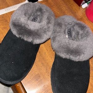 Uggs slides
